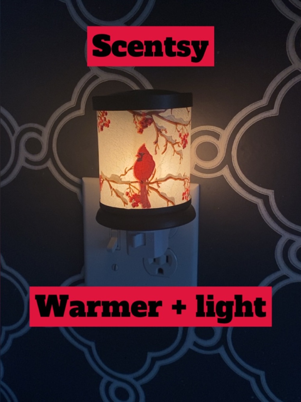 Scentsy Electric Wax Warmer for Outlet with Cardinals and Snow